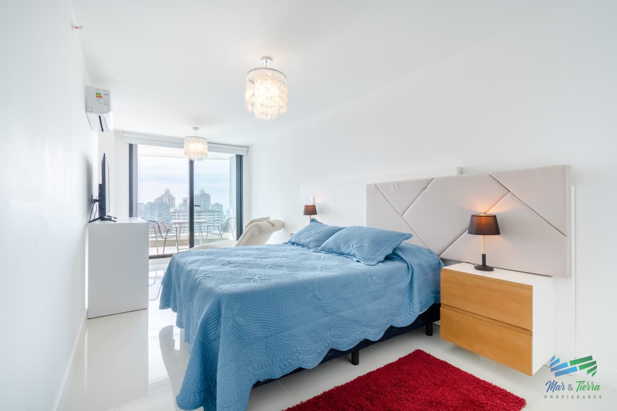 Apartamento de tres dormitorios en venta Art Tower Punta del Este
