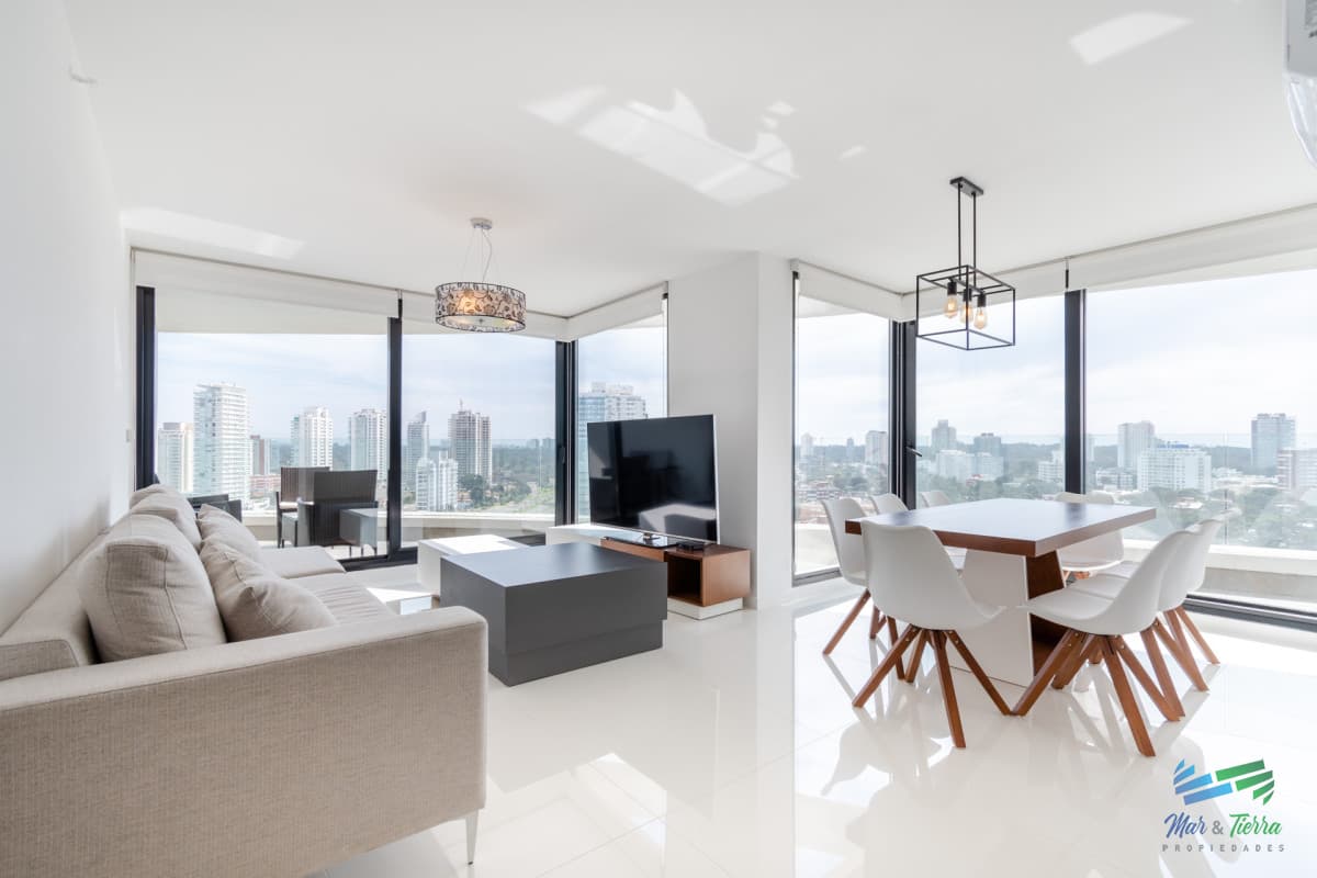 Apartamento de tres dormitorios en venta Art Tower Punta del Este