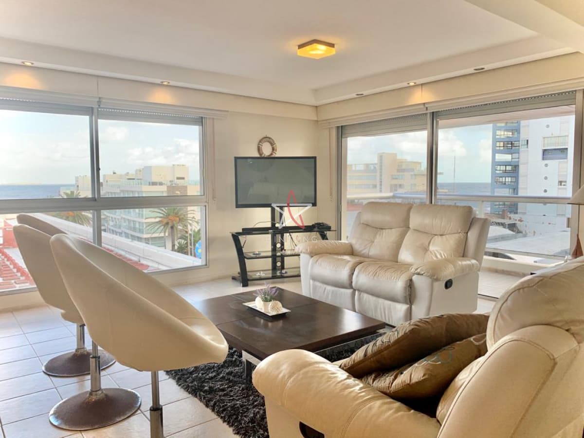 Penthouse Duplex de Tres Dormitorios en Venta + Parrillero Propio - Bintang Propiedades