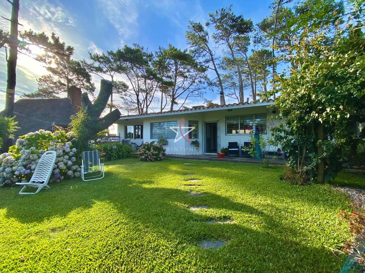 Casa de cuatro dormitorios en Alquiler Temporal, Punta del Este  - Bintang Propiedades