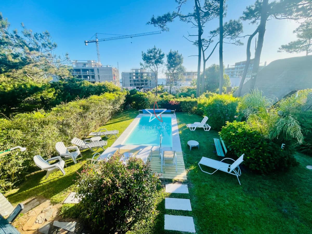 Casa de cuatro dormitorios en Alquiler Temporal, Punta del Este  - Bintang Propiedades