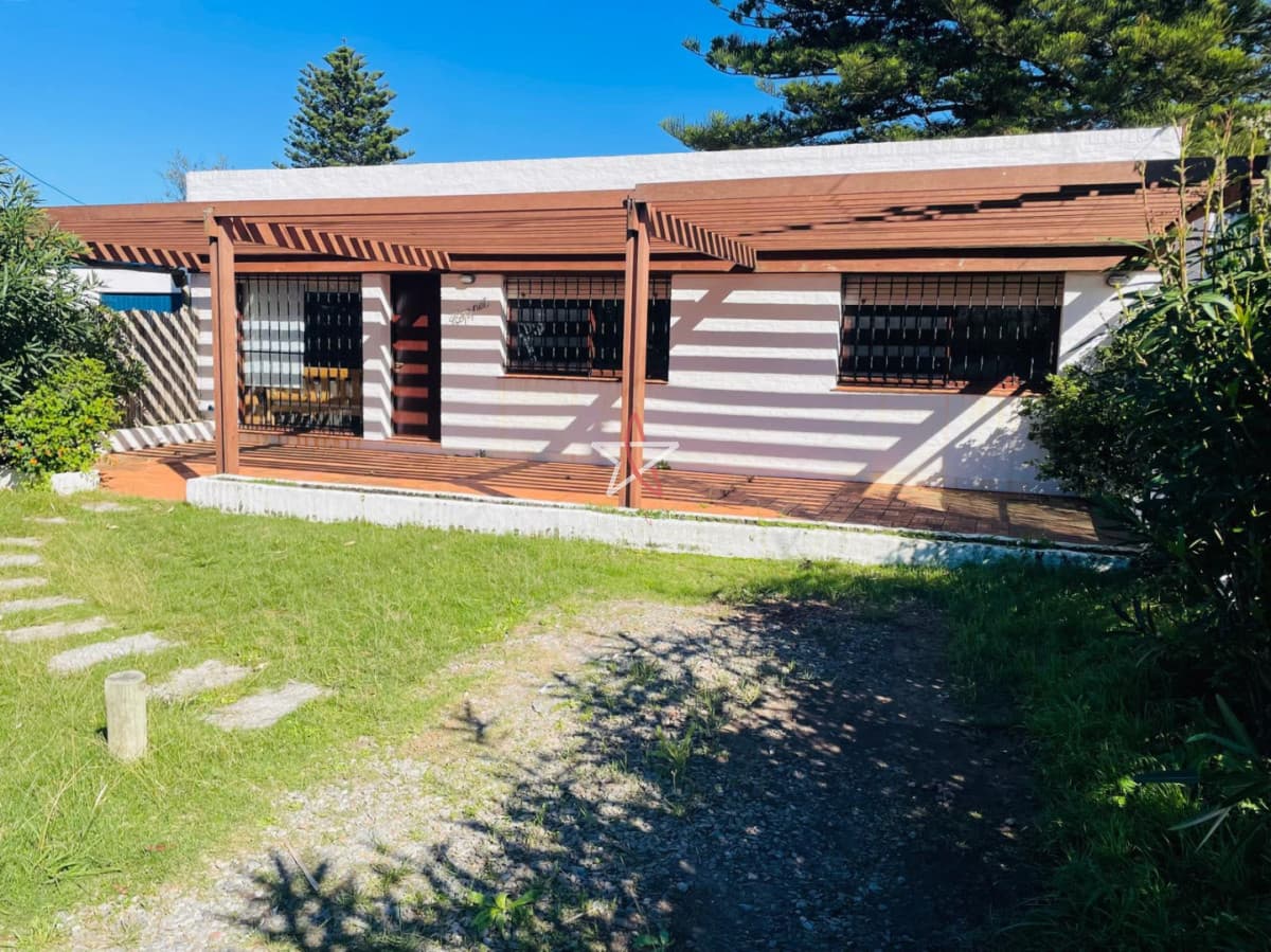 Casa en Venta a metros de La Posta de Tres Dormitorios - Bintang Propiedades