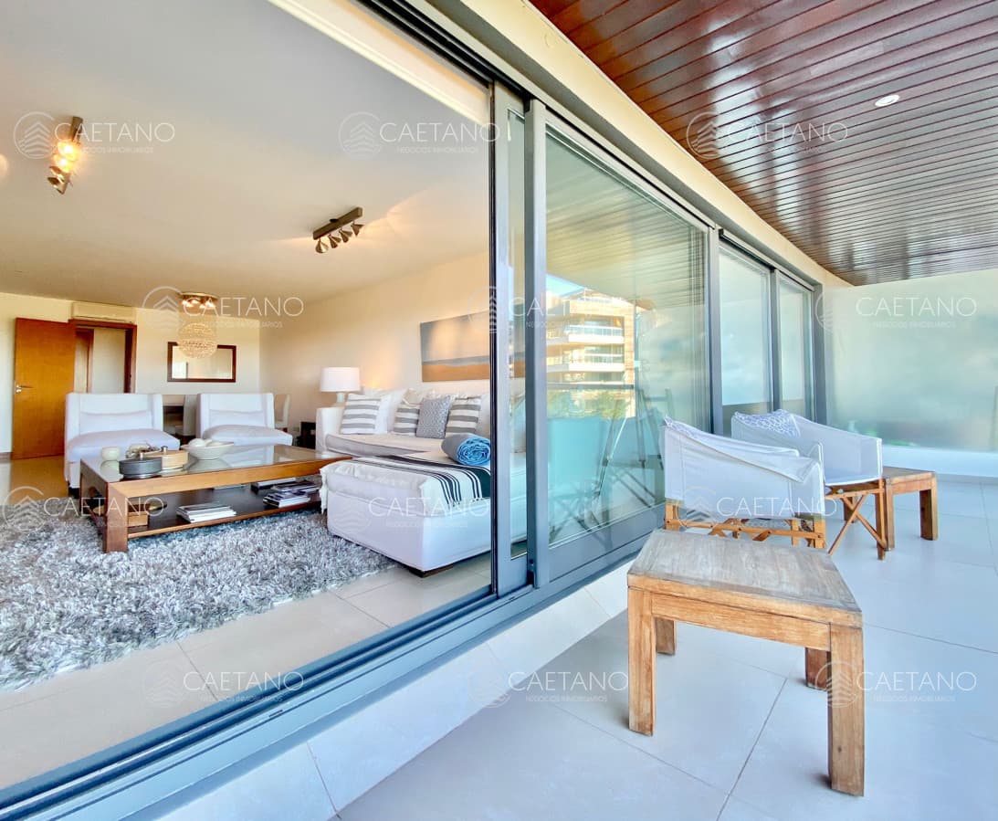 Venta apartamento 3 dormitorios. Playa brava, Punta del Este
