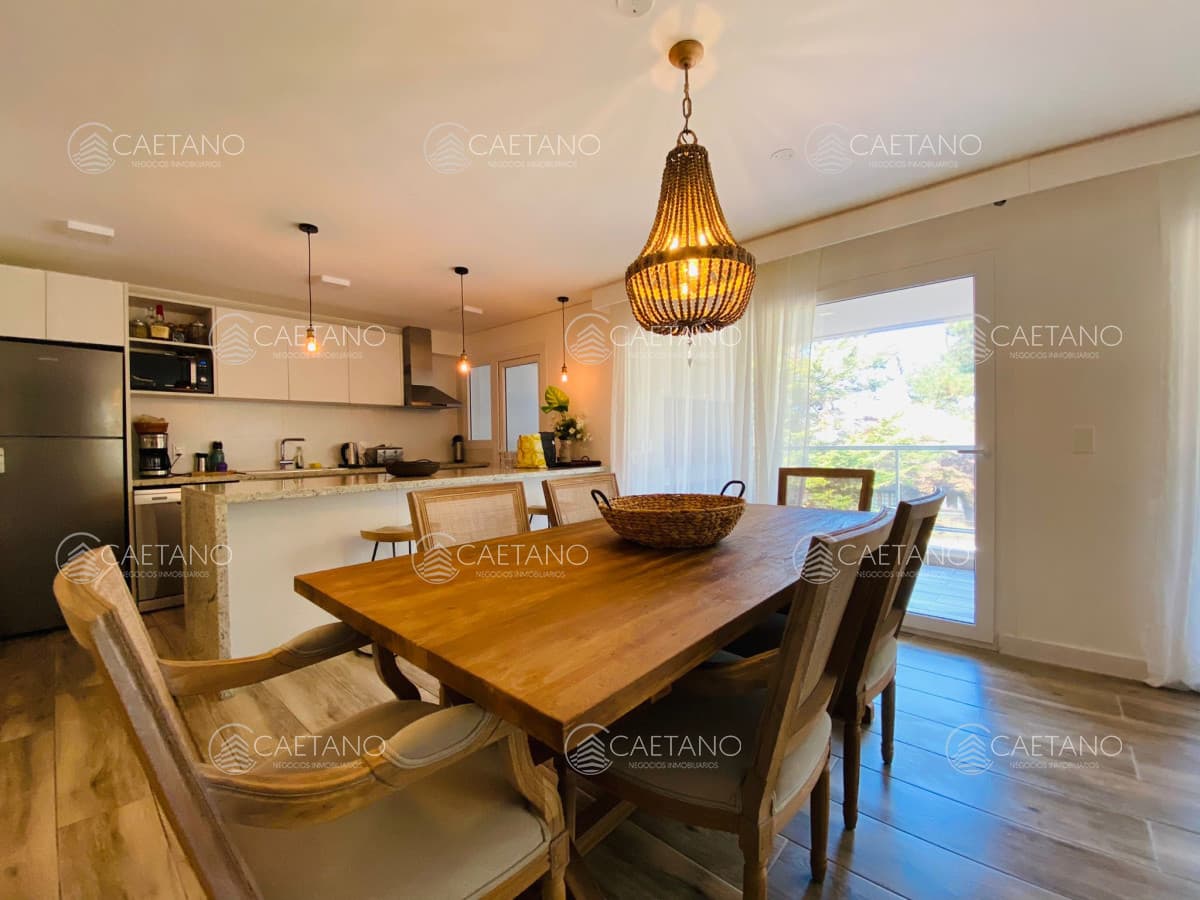 Apartamento en Venta Tres Suites y Dependencia Playa Brava