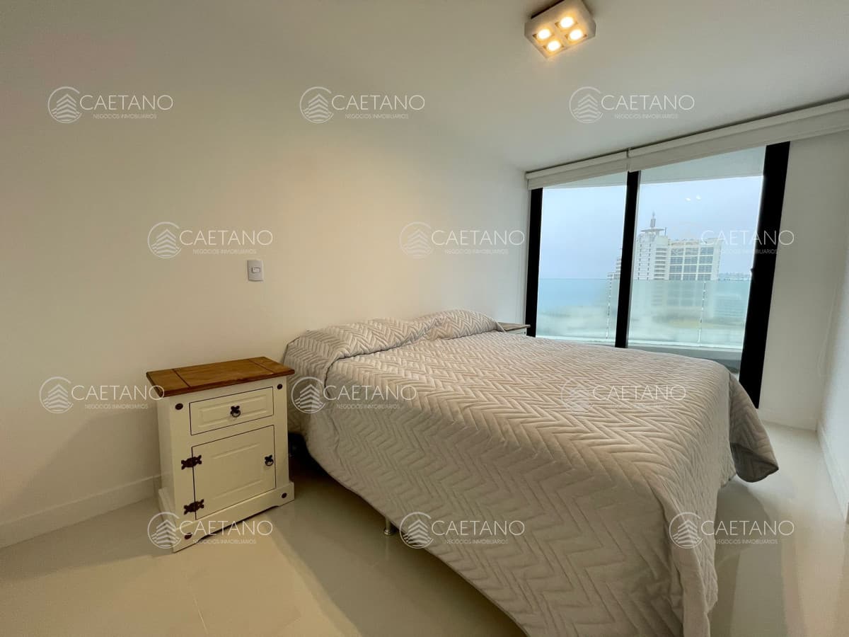 Apartamento de dos dormitorios en Venta, Punta del Este