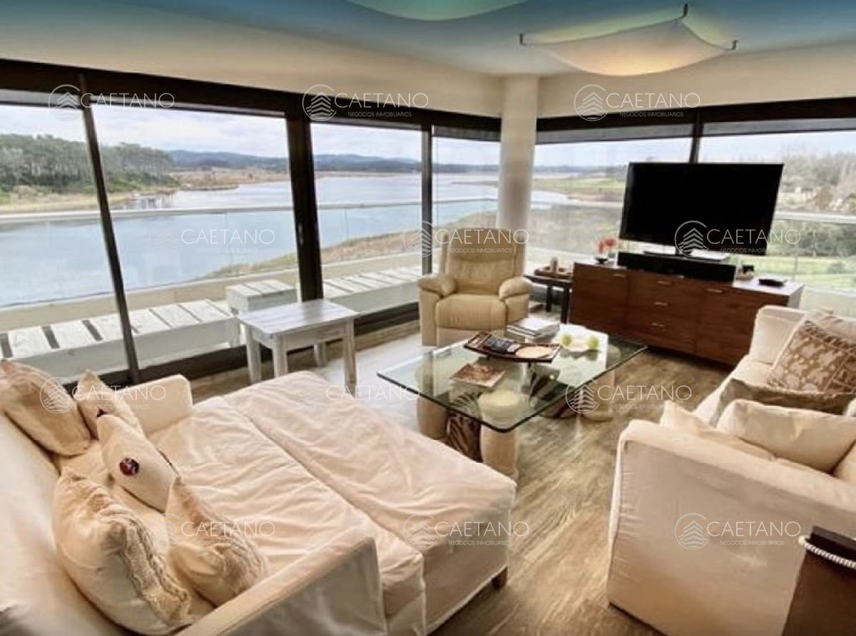Apartamento Penthouse en Venta Con VIsta Tres Dormitorios