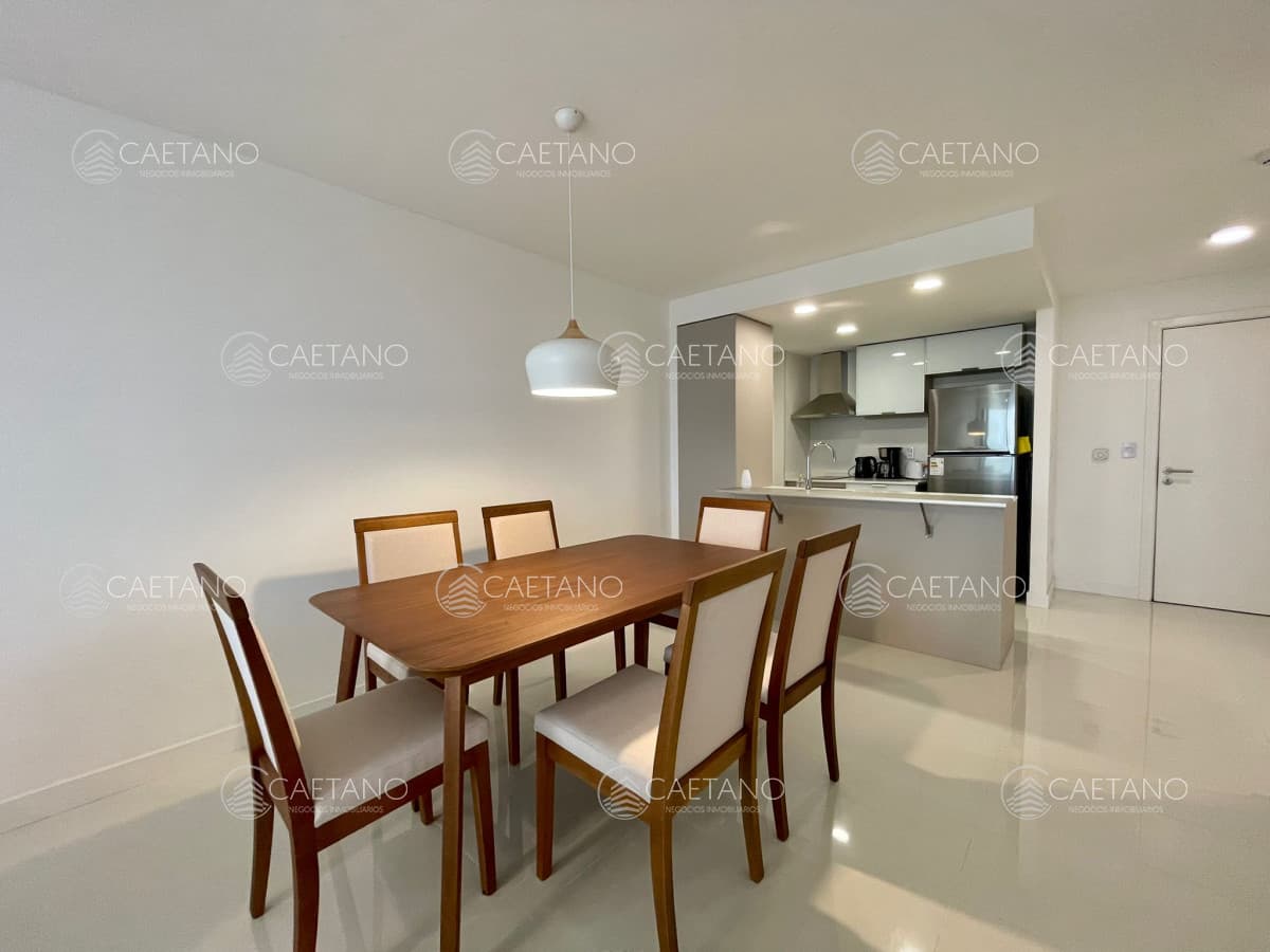 Apartamento de dos dormitorios en Venta, Punta del Este