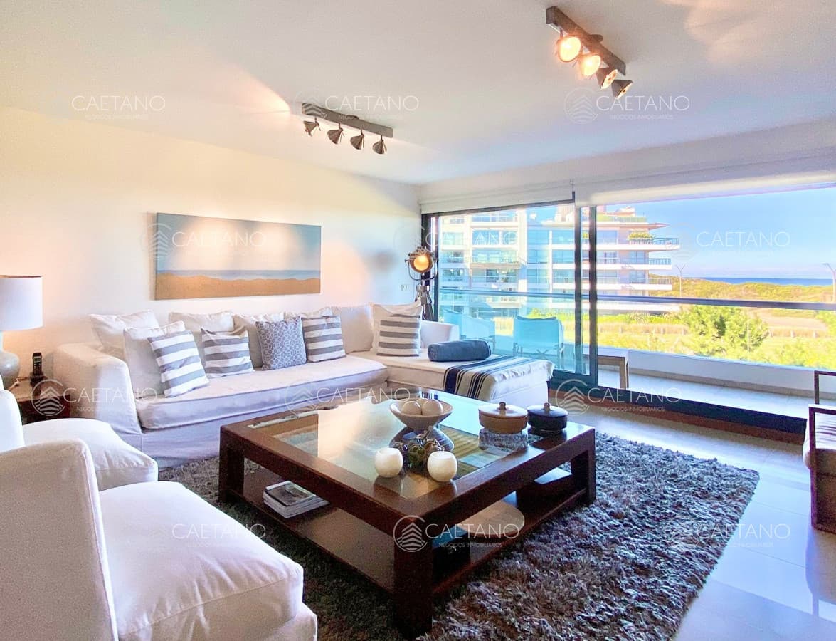 Venta apartamento 3 dormitorios. Playa brava, Punta del Este