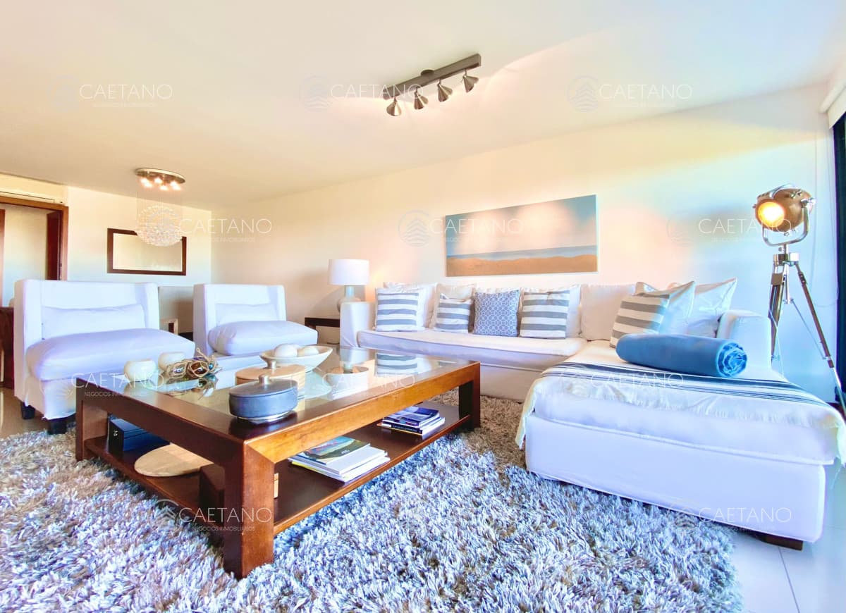 Venta apartamento 3 dormitorios. Playa brava, Punta del Este