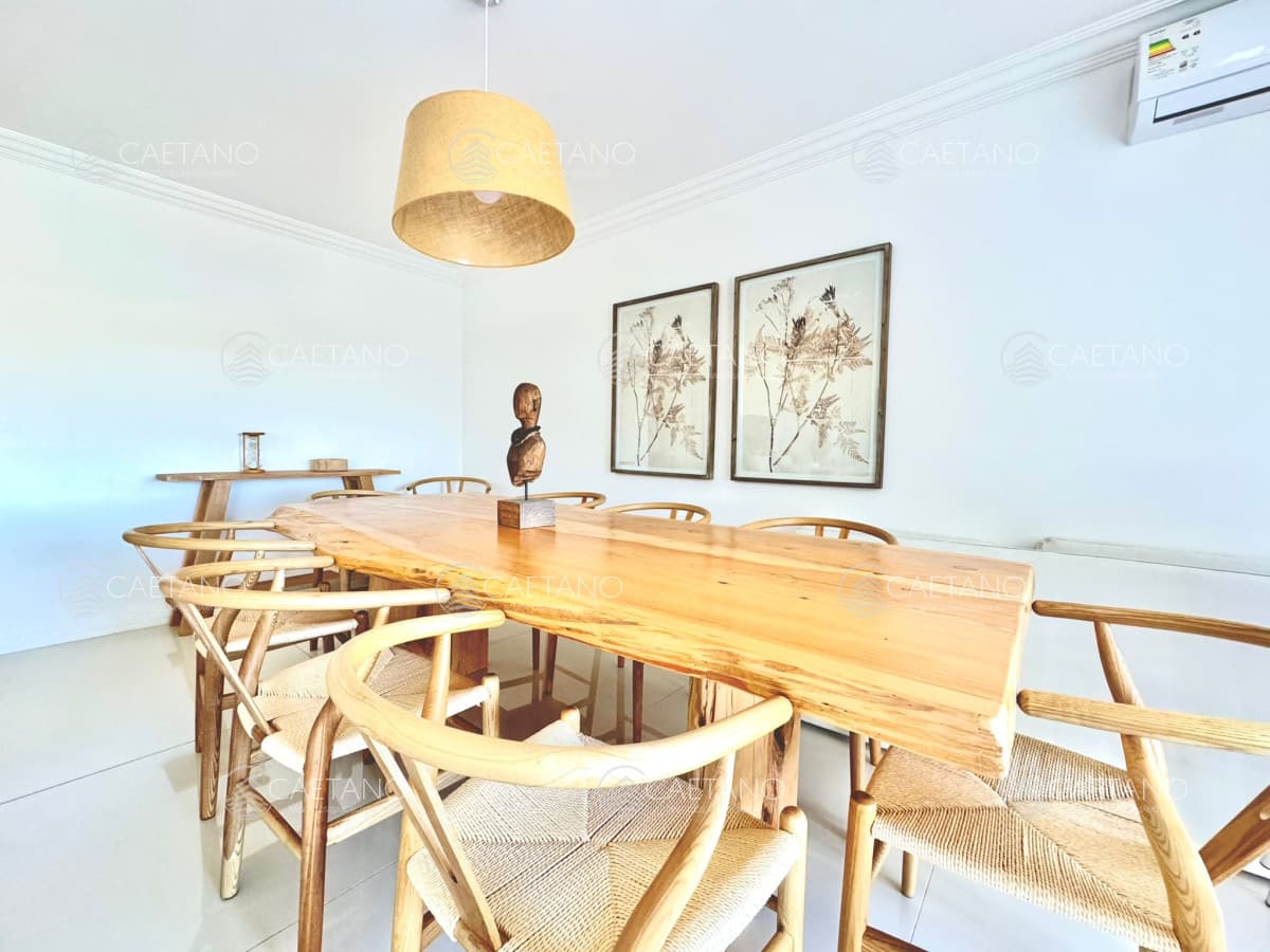 Apartamento en Venta 3 Dormitorios + Servicio Frente al Mar