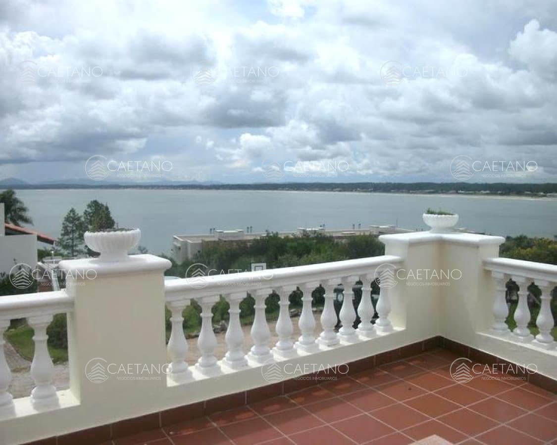 Punta Ballena Casa en Venta Cuatro Dormitorios