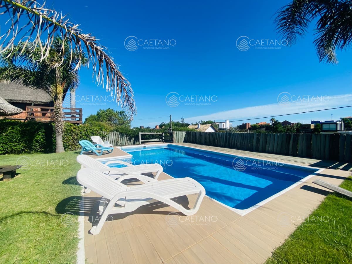 Casa en Alquiler a media cuadra de la playa Cuatro Suites