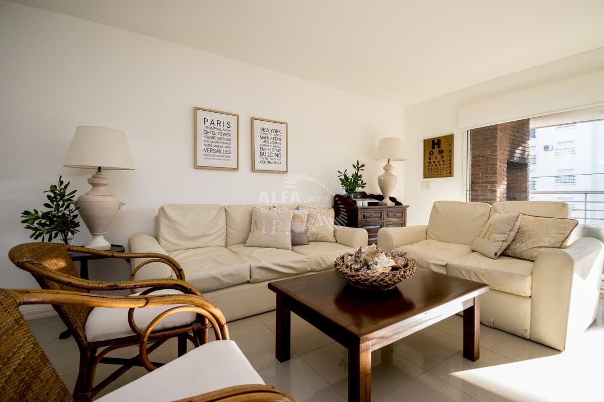 Amplio y luminoso apartamento de 2 dormitorios en Aidy Grill Venta y Alquiler