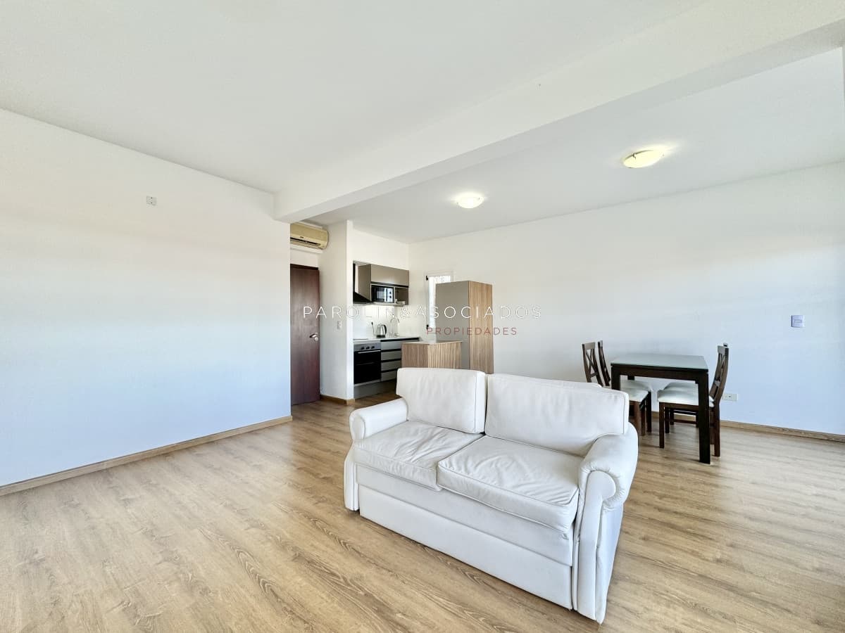 Apartamento en venta 1 dormitorio frente al Mar, Punta del Este.