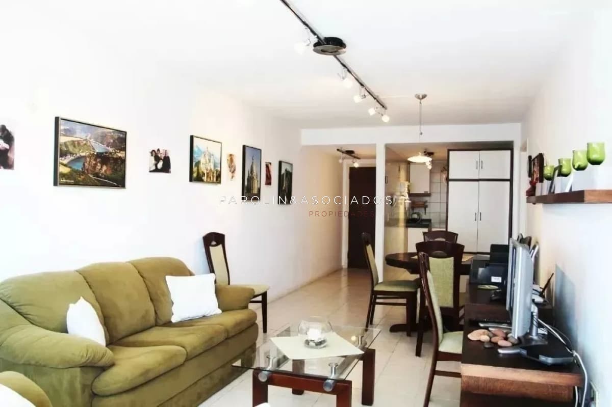 Apartamento de un dormitorio y medio en Venta en Punta del Este