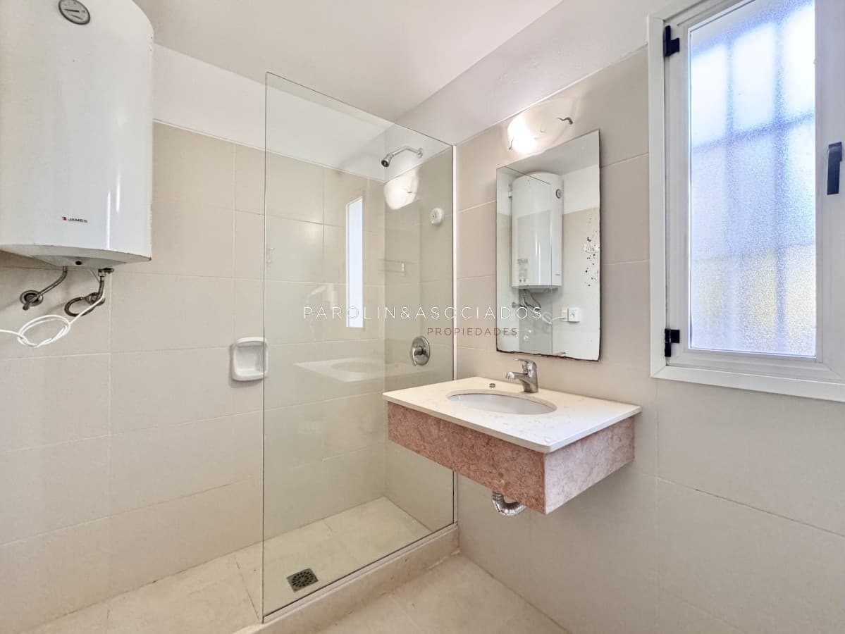 Apartamento en venta 1 dormitorio frente al Mar, Punta del Este.