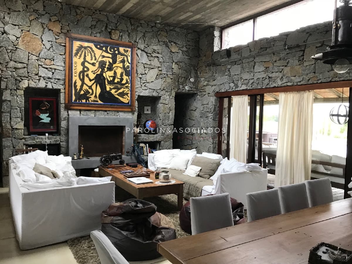 Casa en venta en El Quijote barrio privado, Punta del Este.