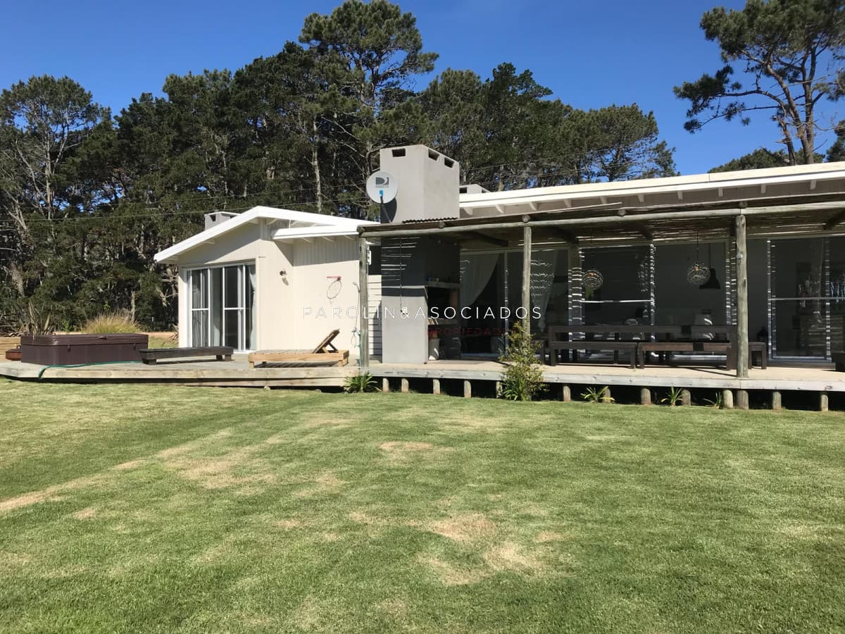 Casa en venta de 4 dormitorios en José Ignacio, Punta del Este.