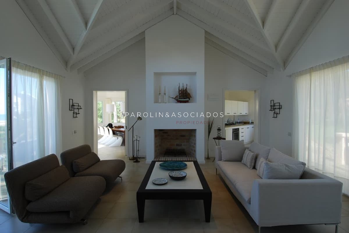 Casa en venta de 4 dormitorios en Laguna Blanca
