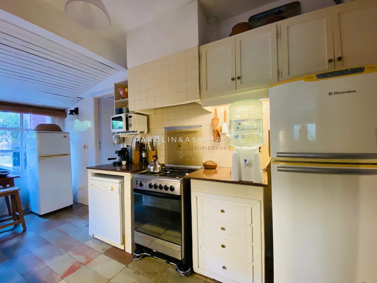 Hermosa casa en venta en La Barra, Punta del Este.