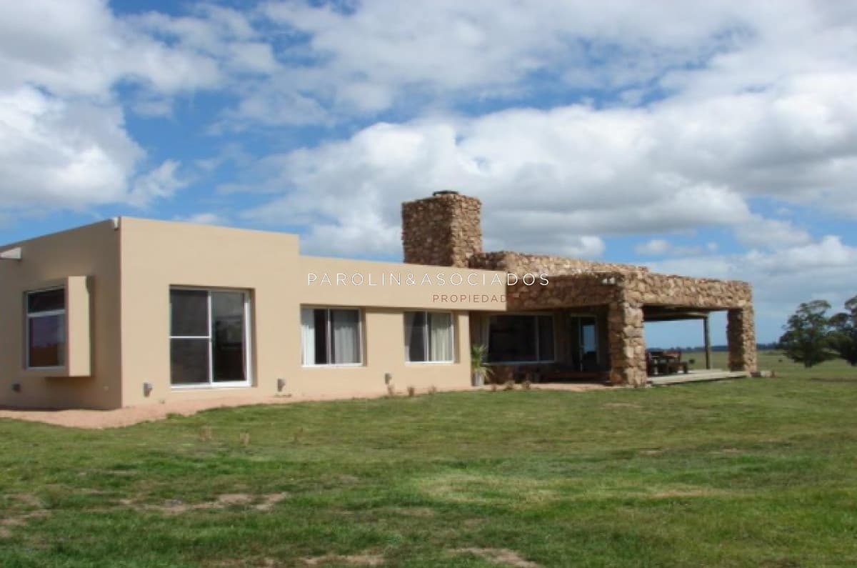 Casa en venta en barrio privado El Quijote, Punta del Este.