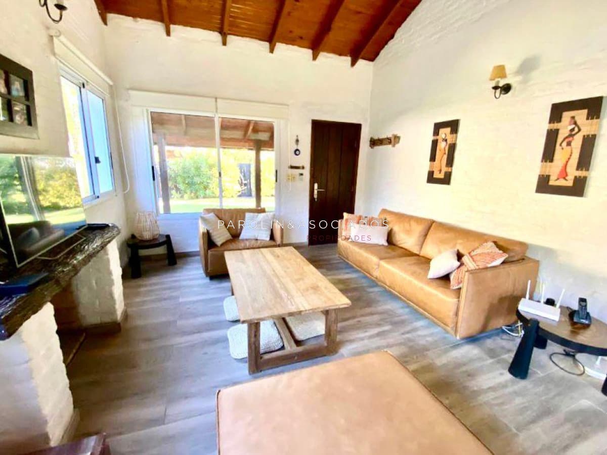 Casa en La Barra a 250 metros del puente