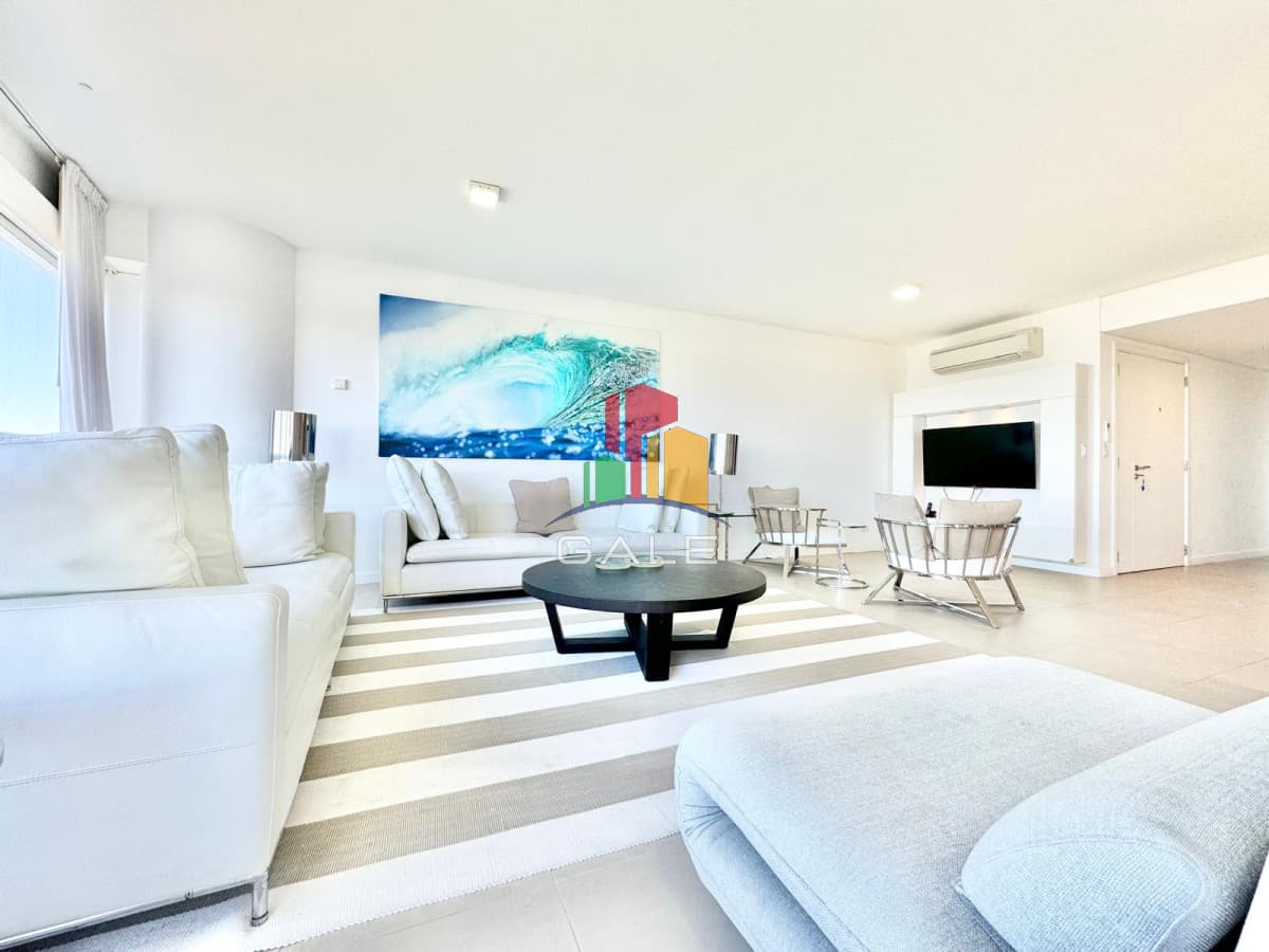 OPORTUNIDAD EN LE PARC PUNTA DEL ESTE DE TRES DORMITORIOS Y DEPENDENCIA DE SERVICIO EN VENTA  -