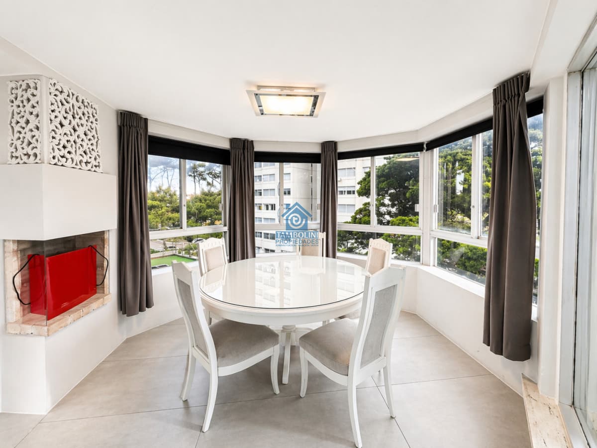 Venta departamento Tres Dormitorios Punta del Este  -