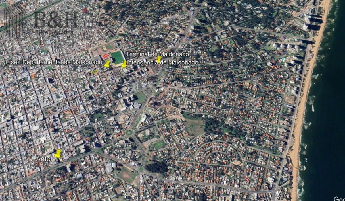 Lote apto para construir en altura en el Centro de Maldonado