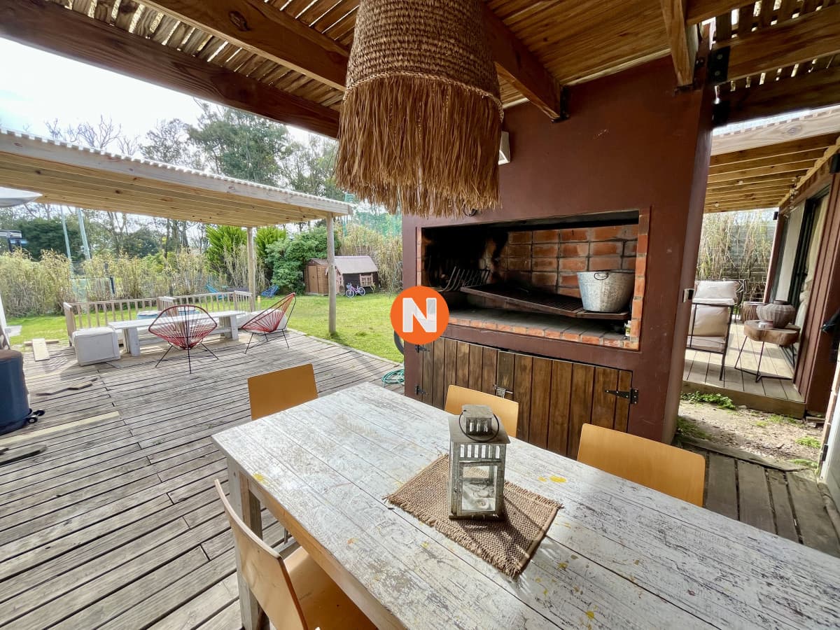 Excelente casa de Tres Dormitorios en La Barra