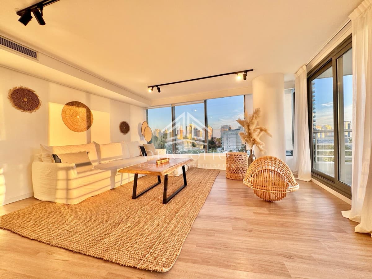 Alexander Boulevard de tres dormitorios en Venta