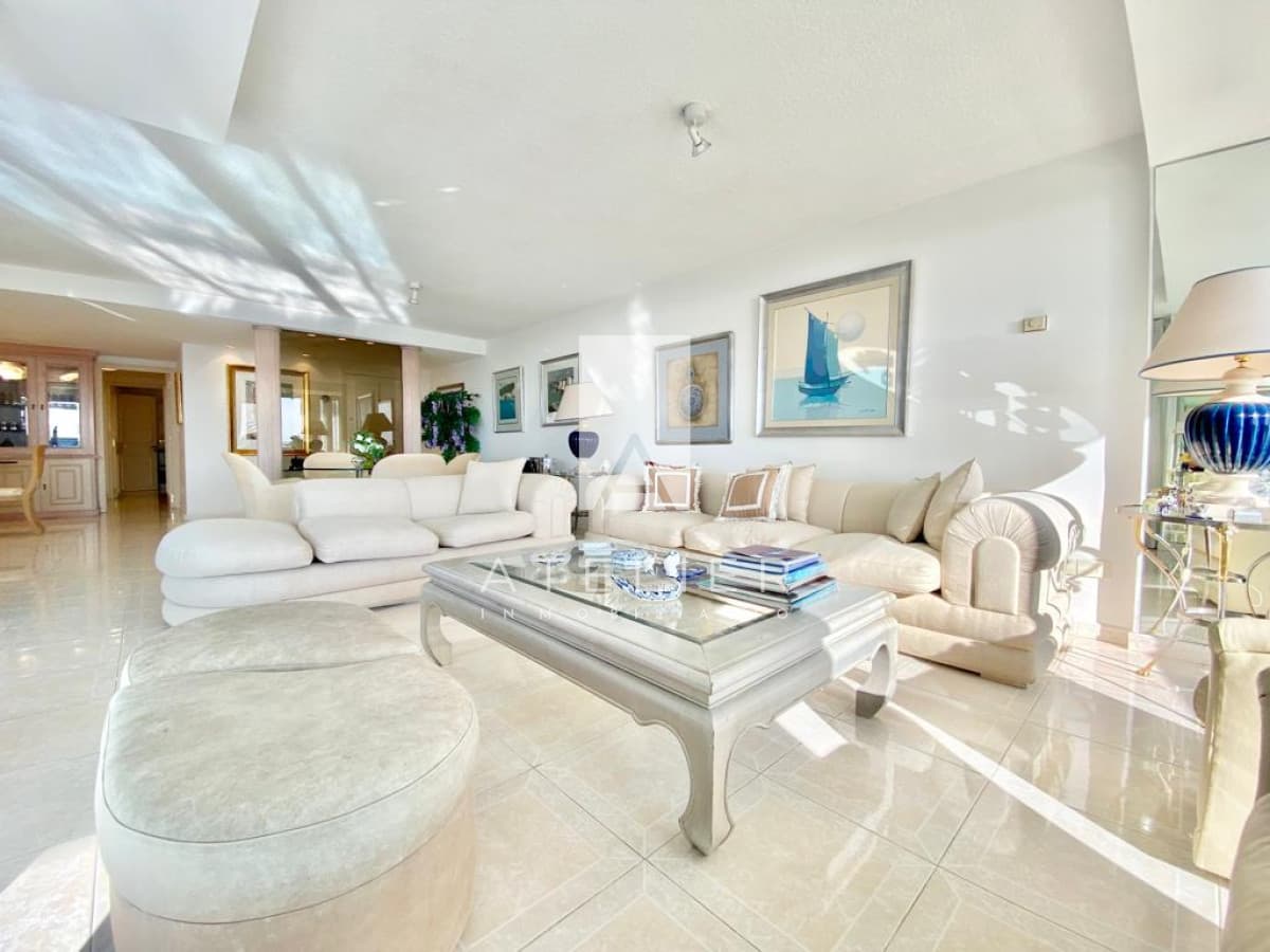 Venta de apartamento 3 dormitorios, Beverly Tower Punta del Este
