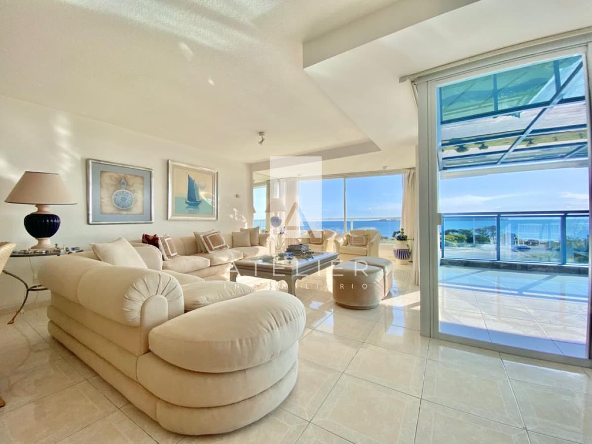 Venta de apartamento 3 dormitorios, Beverly Tower Punta del Este