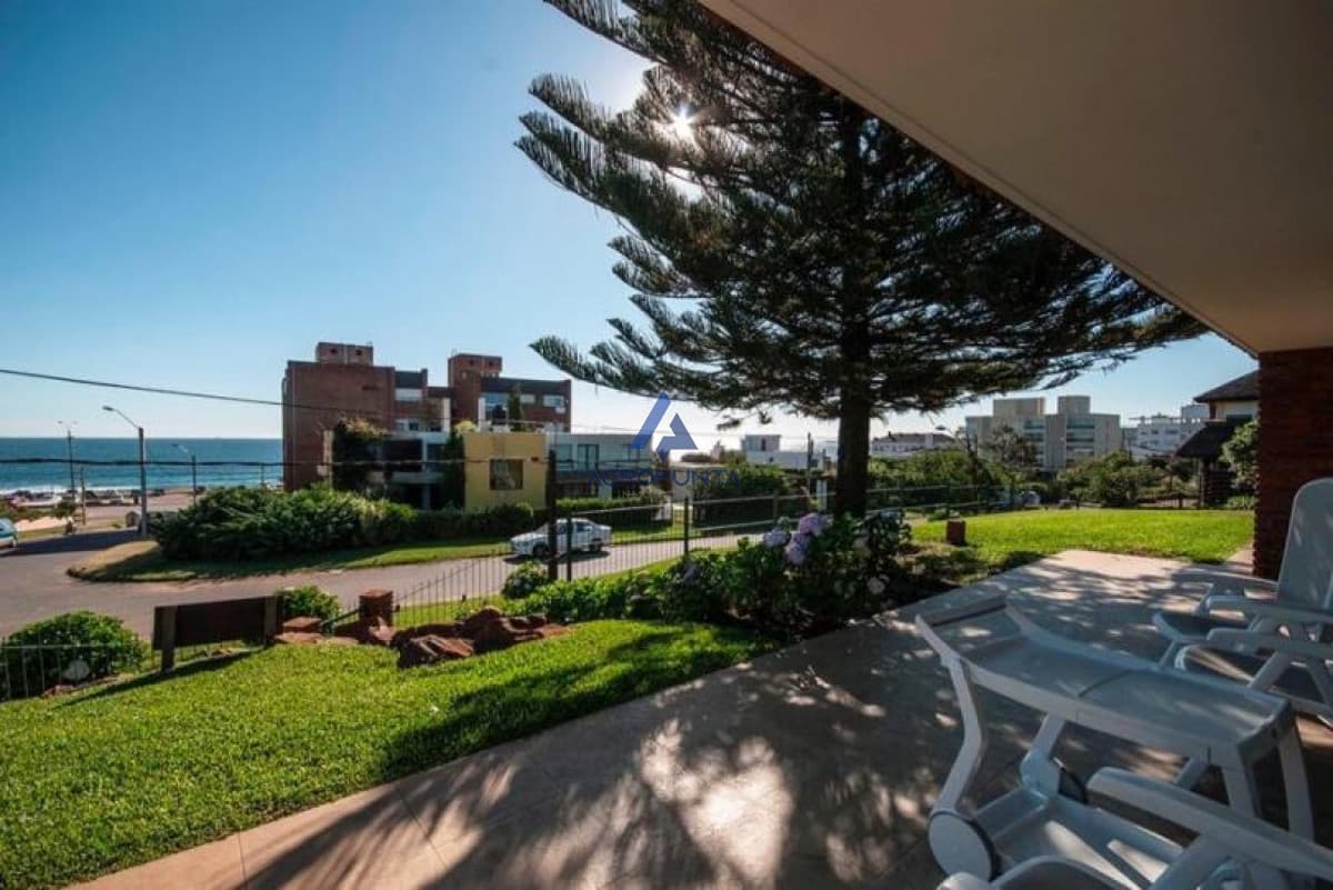 Excelente casa en venta y alquiler - Playa Mansa