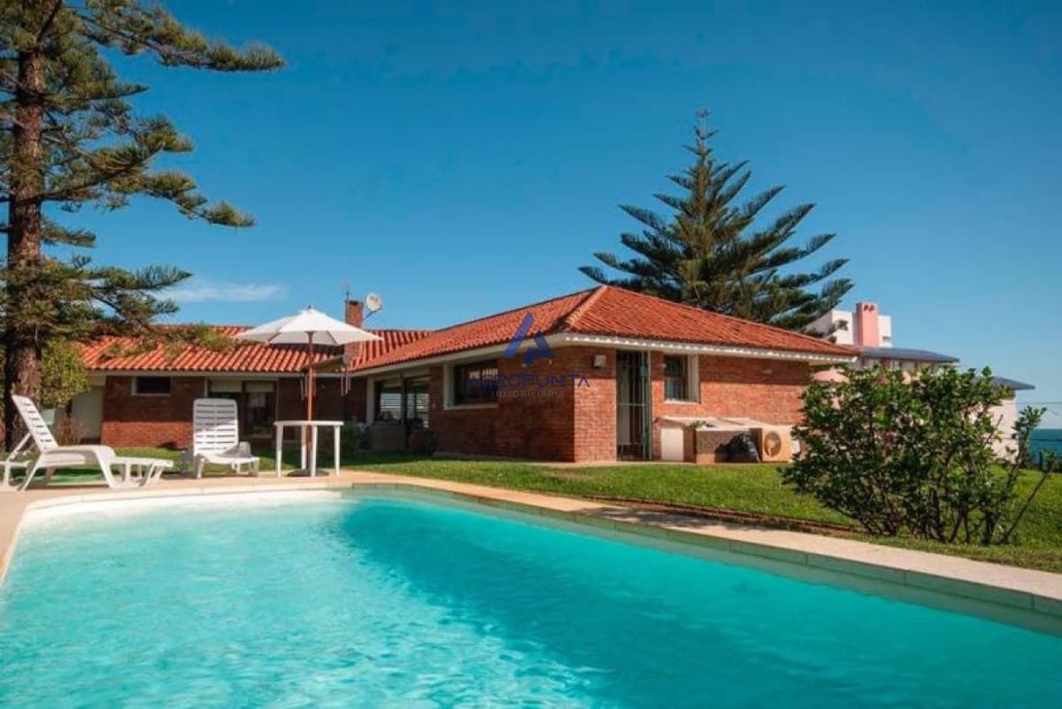 Excelente casa en venta y alquiler - Playa Mansa