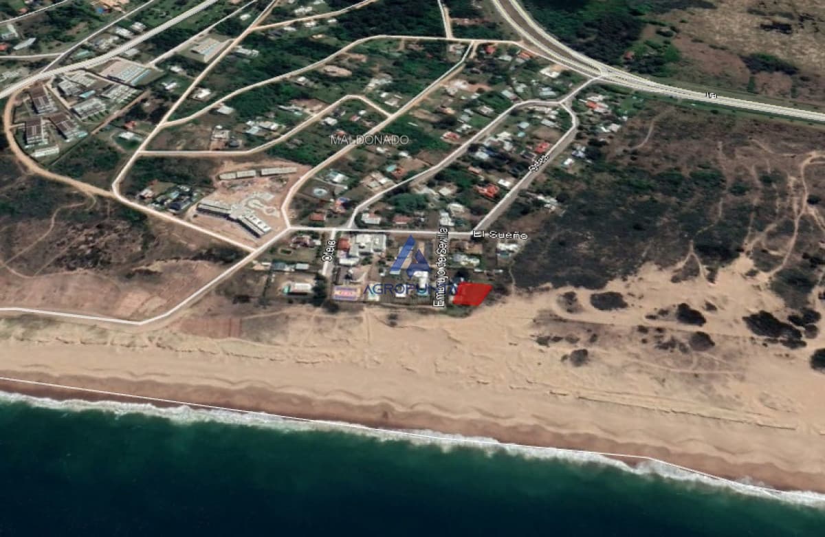 Terreno Sobre el Mar
