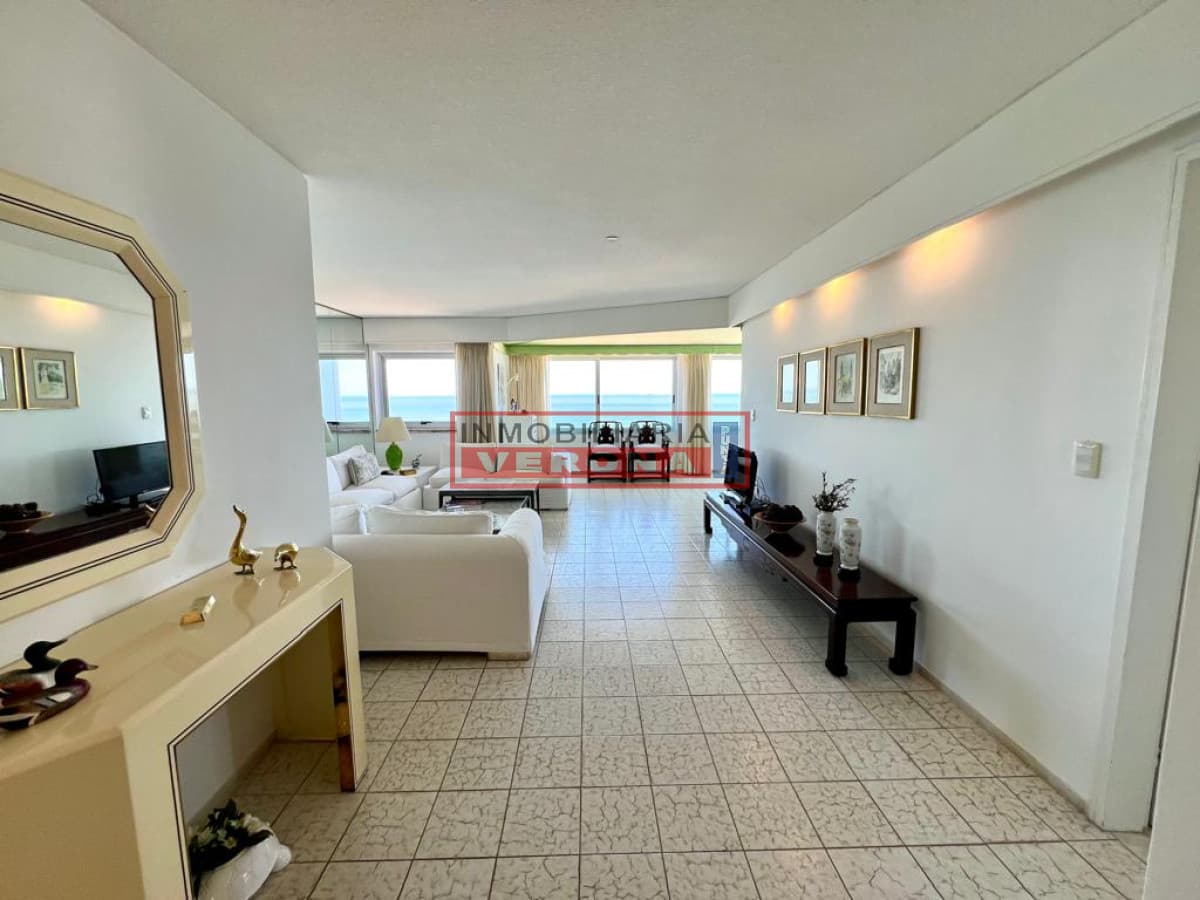 Edificio de categoría - Inmobiliaria Verona Punta