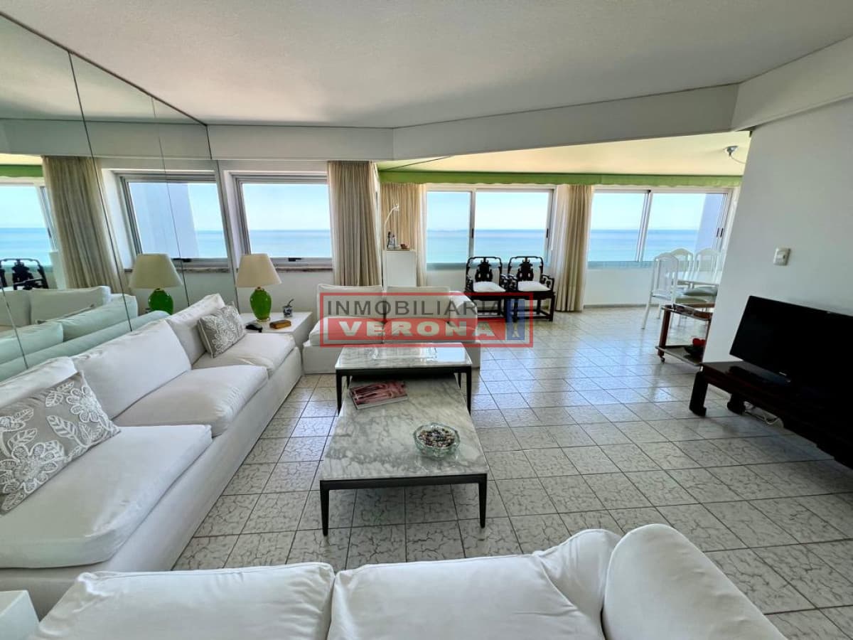 Edificio de categoría - Inmobiliaria Verona Punta