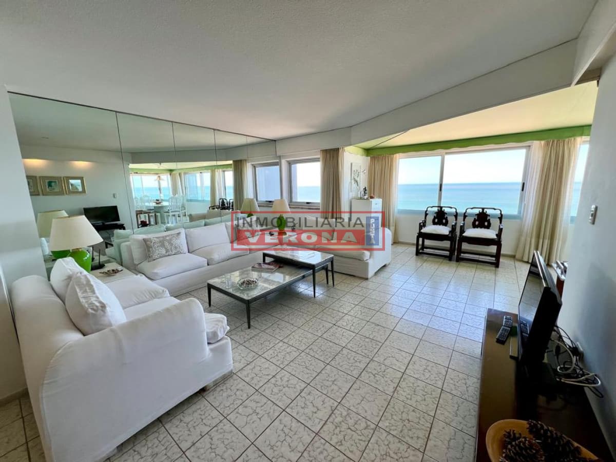 Edificio de categoría - Inmobiliaria Verona Punta