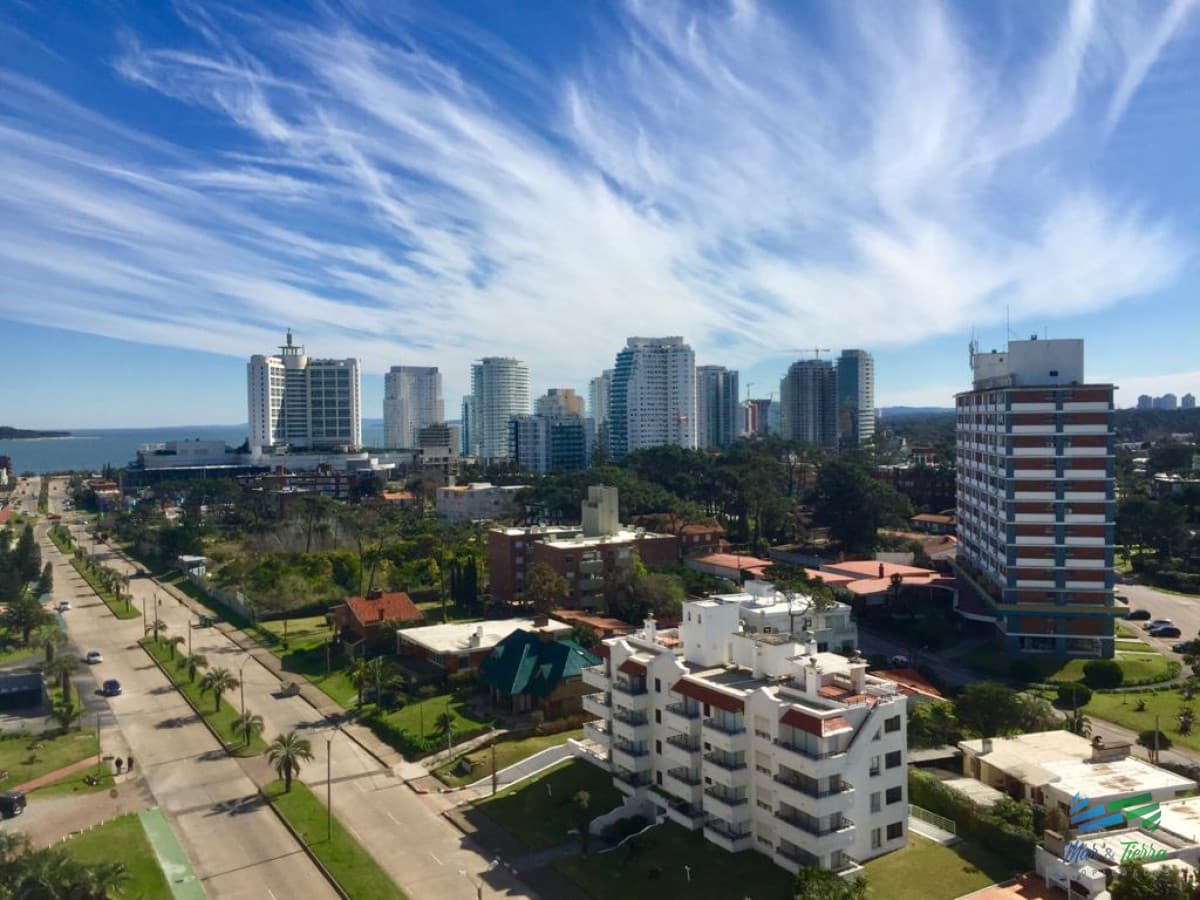 Apartamento en Brava, 2 dormitorios *