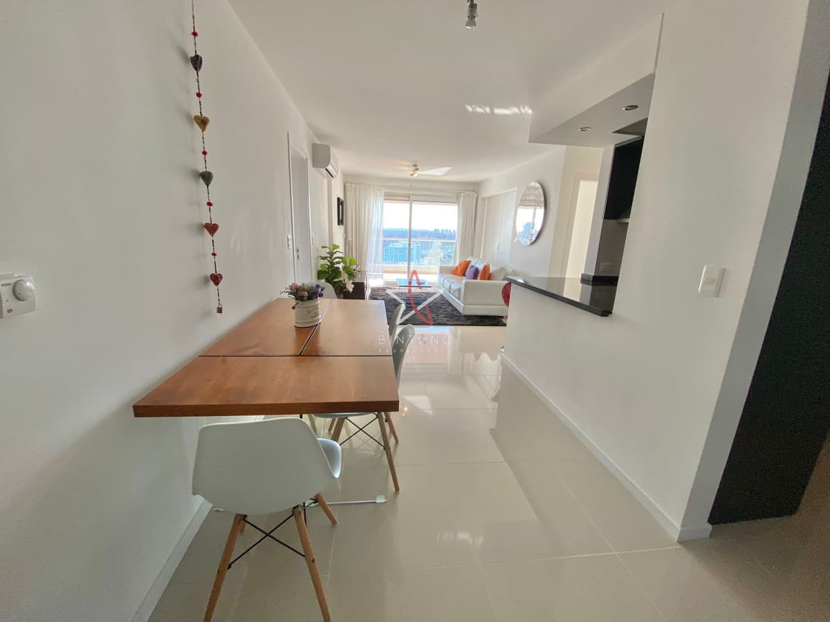 ALQUILER TEMPORARIO DE APARTAMENTO DE 2 DORMITORIOS EN ICON BRAVA - Bintang Propiedades