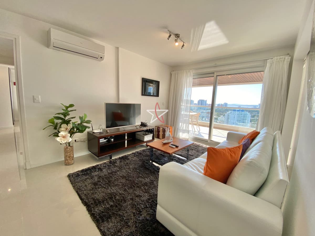 ALQUILER TEMPORARIO DE APARTAMENTO DE 2 DORMITORIOS EN ICON BRAVA - Bintang Propiedades