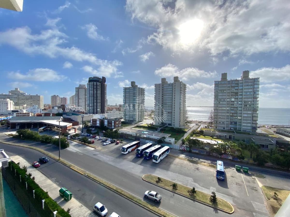 ALQUILER TEMPORARIO DE APARTAMENTO DE 2 DORMITORIOS EN IMPERIALE PUNTA DEL ESTE