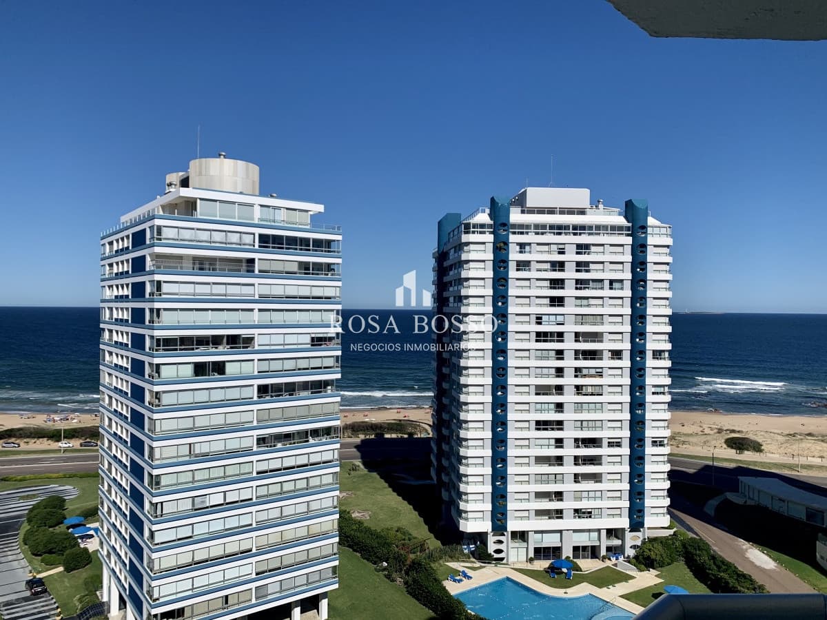 VENTA DE APARTAMENTO DE 2 DORMITORIOS EN BRAVA PUNTA DEL ESTE