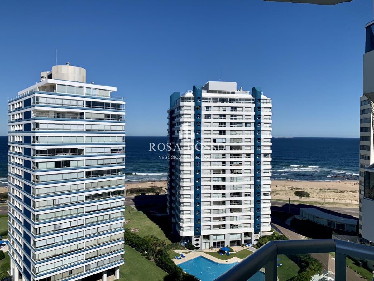 VENTA DE APARTAMENTO DE 2 DORMITORIOS EN BRAVA PUNTA DEL ESTE