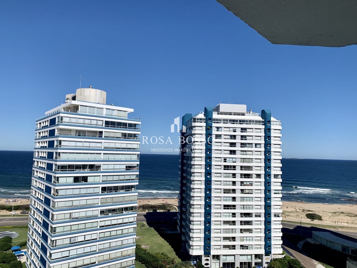 VENTA DE APARTAMENTO DE 2 DORMITORIOS EN BRAVA PUNTA DEL ESTE
