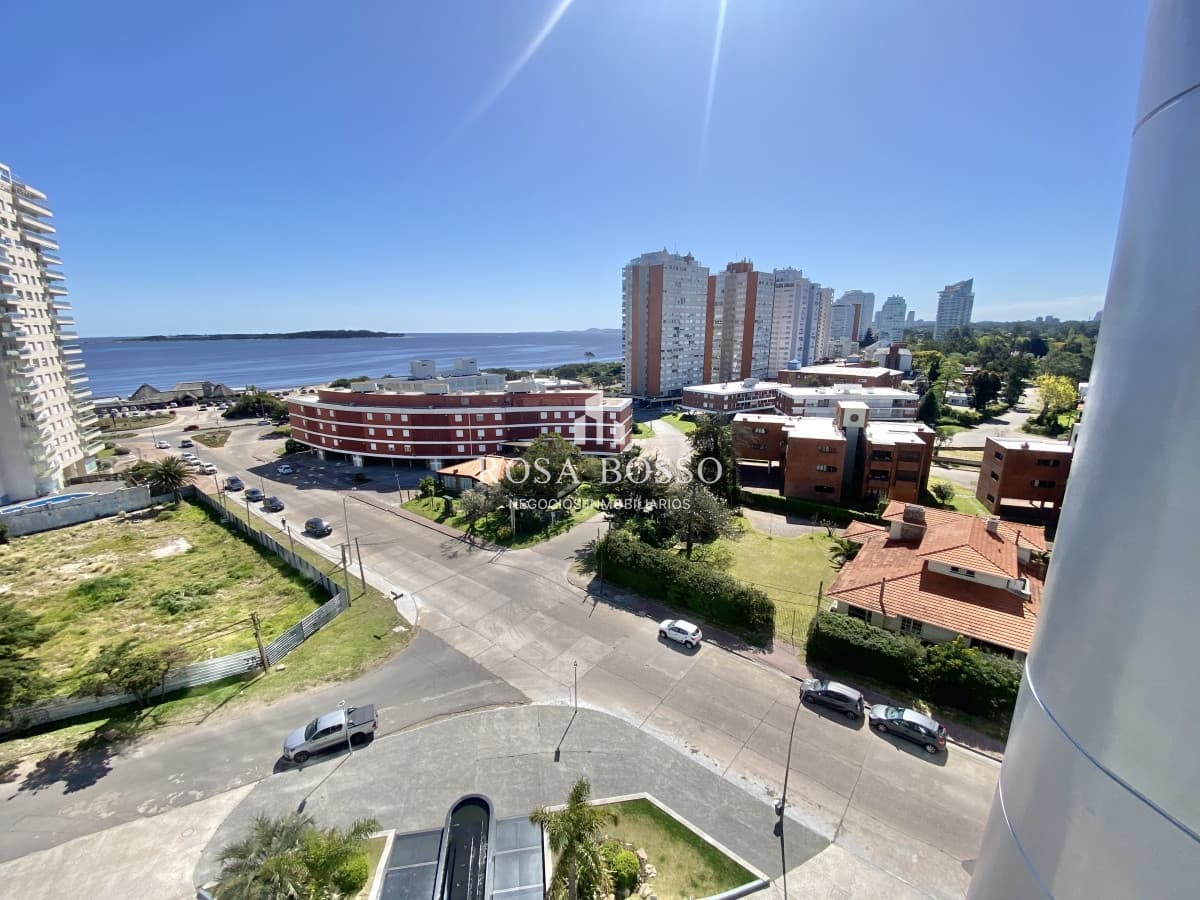 ALQUILER ANUAL-INVERNAL DE APARTAMENTO DE 2 DORMITORIOS EN EDIFICIO MIAMI BOULEVARD