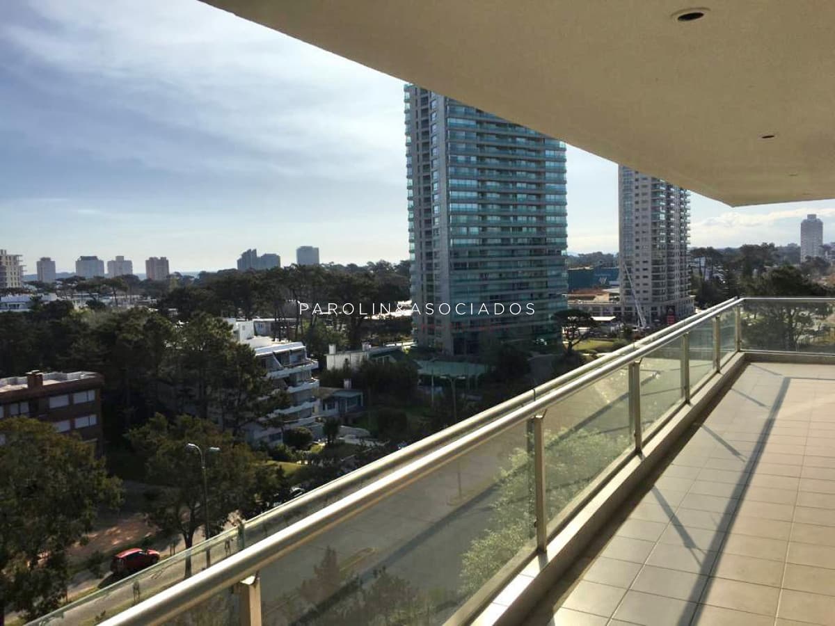 Apartamento en venta de 3 dormitorios en Be Punta del Este.