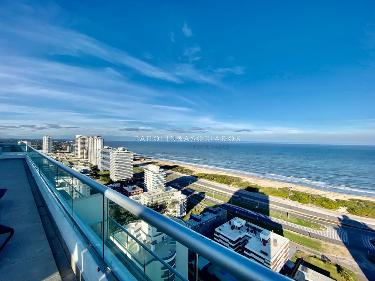 Apartamento en venta de 3 dormitorios en Icon Brava, Tower, Punta del Este