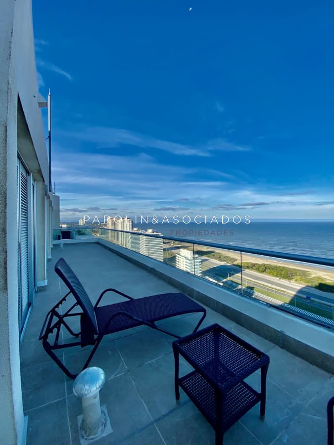Apartamento en venta de 3 dormitorios en Icon Brava, Tower, Punta del Este